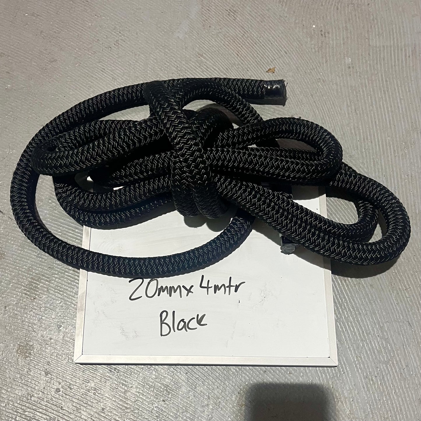20MM X 4MTR BLACK DOUBLE BRAIDED ROPE OFF CUT